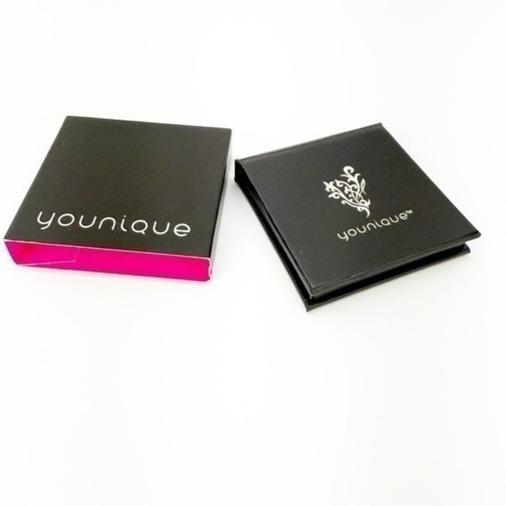 Younique Magnetic Makeup Compact Single Refillable Palette Black Pink Logo